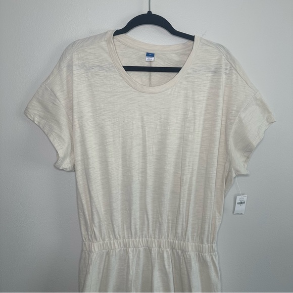 Elegant Cream Midi Dress - Picture 3 of 8